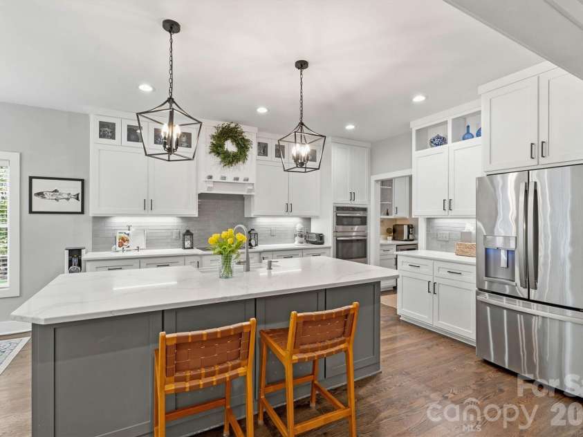 4975 Harbor View Drive, Granite Falls, NC 28630.  MLS# CAR4393944, YatesRealty ID 33937. Focused Kitchen View 