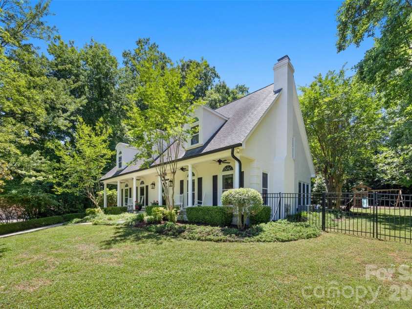1027 Dan Maples Drive, Cramerton, NC 28032.  MLS# CAR4387353, YatesRealty ID 33938. 