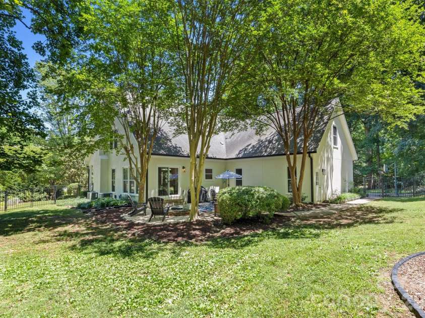 1027 Dan Maples Drive, Cramerton, NC 28032.  MLS# CAR4387353, YatesRealty ID 33938. 
