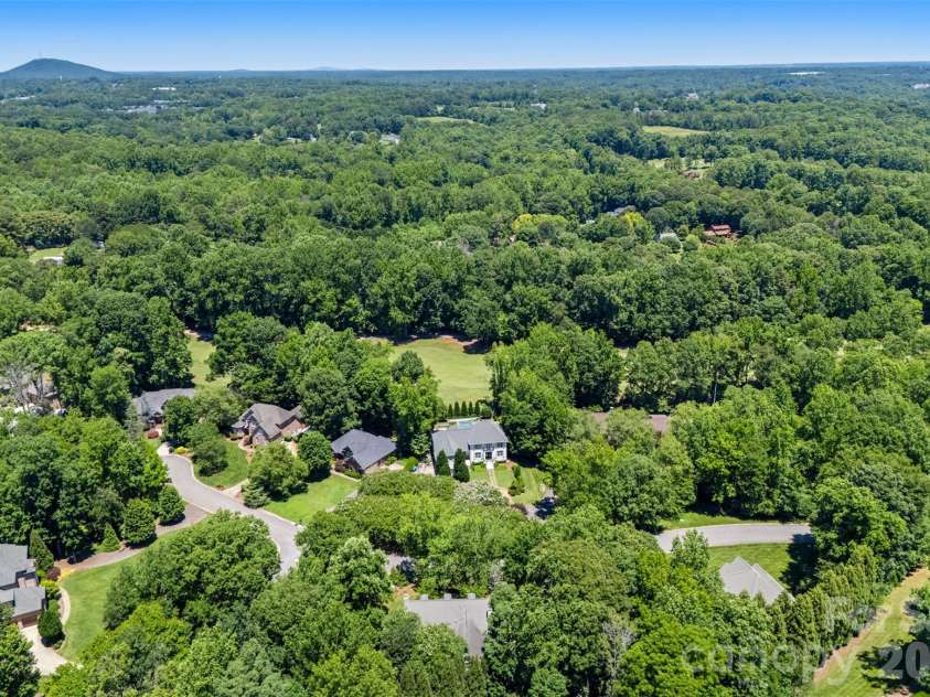 1027 Dan Maples Drive, Cramerton, NC 28032.  MLS# CAR4387353, YatesRealty ID 33938. 