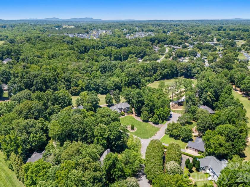 1027 Dan Maples Drive, Cramerton, NC 28032.  MLS# CAR4387353, YatesRealty ID 33938. 