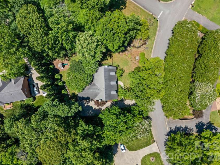 1027 Dan Maples Drive, Cramerton, NC 28032.  MLS# CAR4387353, YatesRealty ID 33938. 