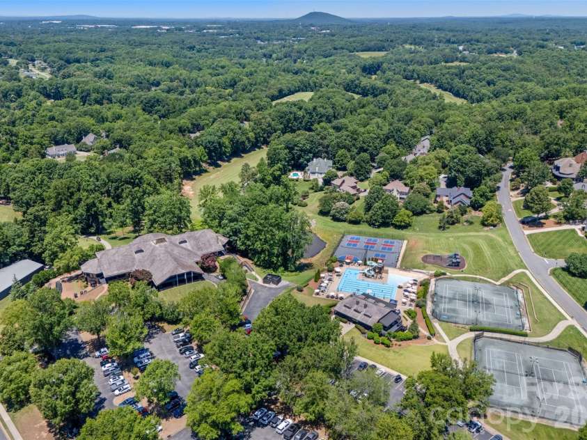 1027 Dan Maples Drive, Cramerton, NC 28032.  MLS# CAR4387353, YatesRealty ID 33938. 