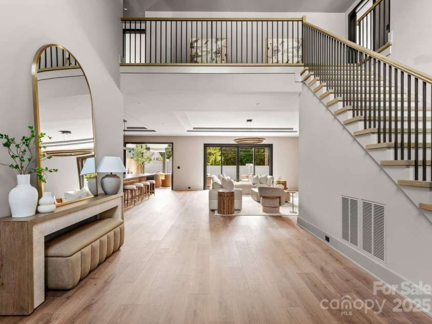 5432 Carmel Road, Charlotte, NC 28210.  MLS# CAR4262929, YatesRealty ID 33938. Foyer