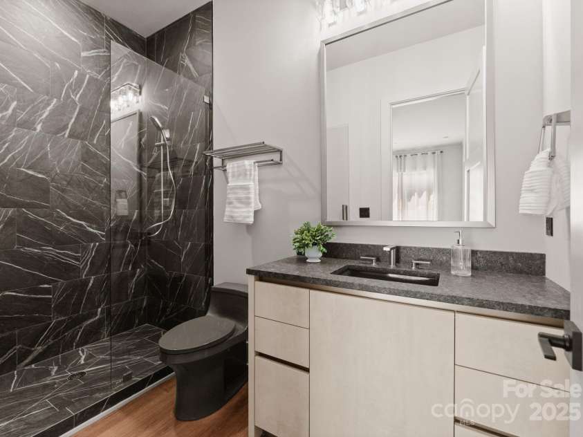 5432 Carmel Road, Charlotte, NC 28210.  MLS# CAR4262929, YatesRealty ID 33938. Guest Bathroom