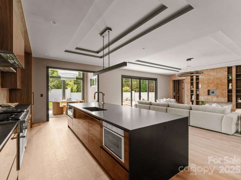 5432 Carmel Road, Charlotte, NC 28210.  MLS# CAR4262929, YatesRealty ID 33938. Kitchen