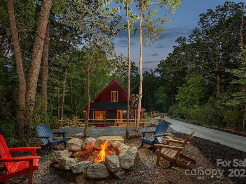 67/69 Flat Top Mountain Road, Fairview, NC 28730.  MLS# CAR4218998, YatesRealty ID 3394. 