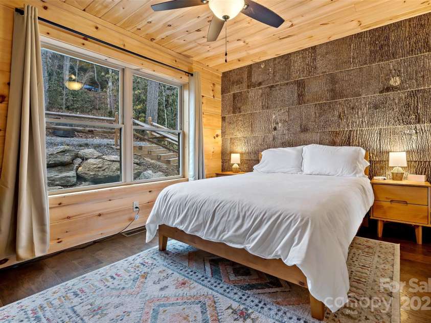 67/69 Flat Top Mountain Road, Fairview, NC 28730.  MLS# CAR4218998, YatesRealty ID 3394. 