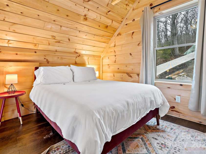 67/69 Flat Top Mountain Road, Fairview, NC 28730.  MLS# CAR4218998, YatesRealty ID 3394. 