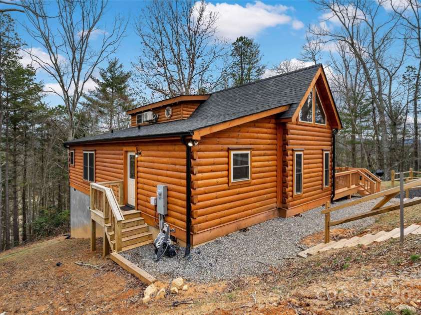 67/69 Flat Top Mountain Road, Fairview, NC 28730.  MLS# CAR4218998, YatesRealty ID 3394. 