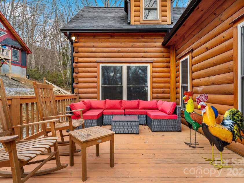 67/69 Flat Top Mountain Road, Fairview, NC 28730.  MLS# CAR4218998, YatesRealty ID 3394. 