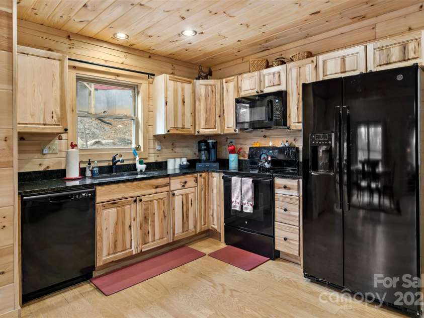 67/69 Flat Top Mountain Road, Fairview, NC 28730.  MLS# CAR4218998, YatesRealty ID 3394. 