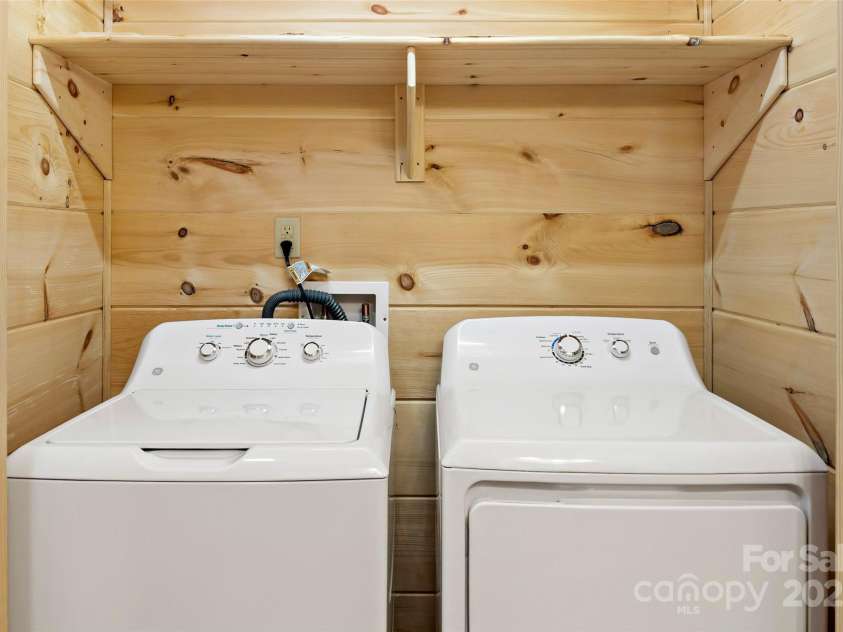 67/69 Flat Top Mountain Road, Fairview, NC 28730.  MLS# CAR4218998, YatesRealty ID 3394. 