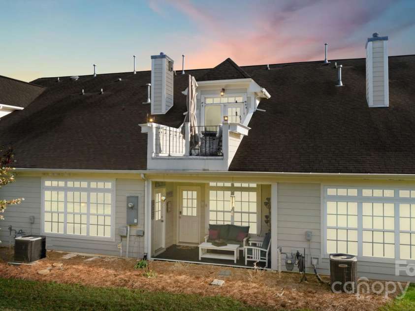 8534 Loxton Circle, Charlotte, NC 28214.  MLS# CAR4232602, YatesRealty ID 3394. Amazing dual outdoor spaces! Screened downstairs covered porch AND Rooftop Terrace!