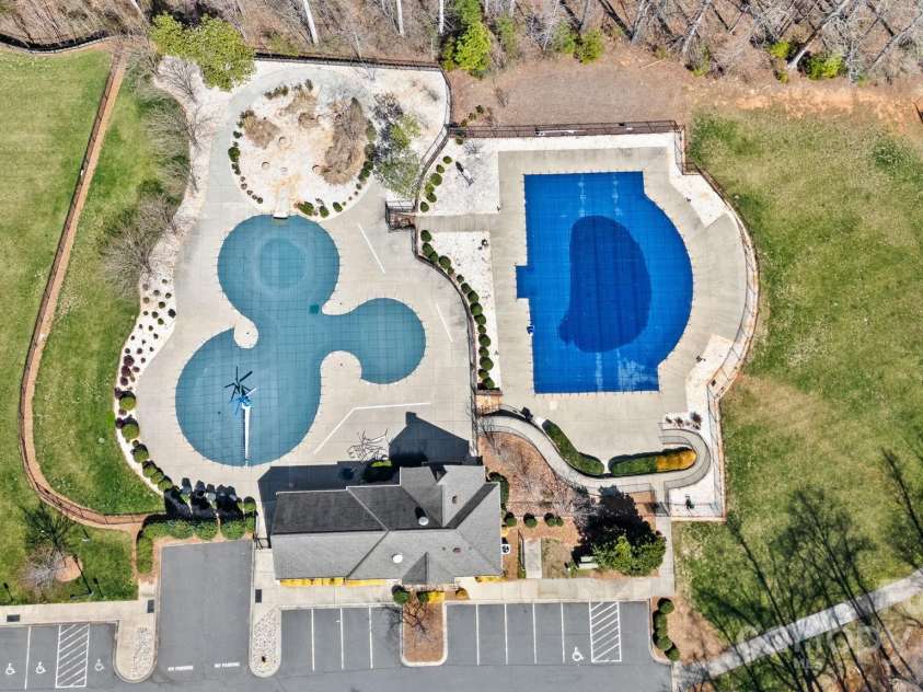 8534 Loxton Circle, Charlotte, NC 28214.  MLS# CAR4232602, YatesRealty ID 3394. Resort style amenities