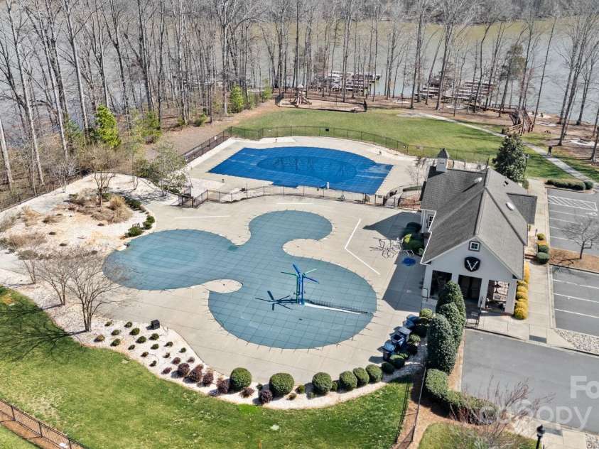 8534 Loxton Circle, Charlotte, NC 28214.  MLS# CAR4232602, YatesRealty ID 3394. Resort-style amenities