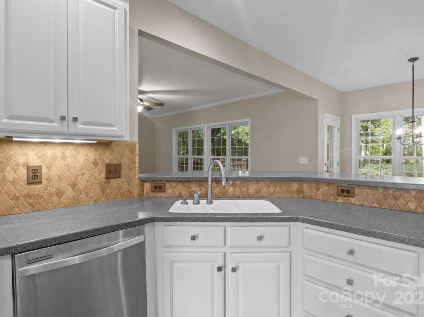 16923 Laureate Road, Huntersville, NC 28078.  MLS# CAR4286306, YatesRealty ID 33940. 