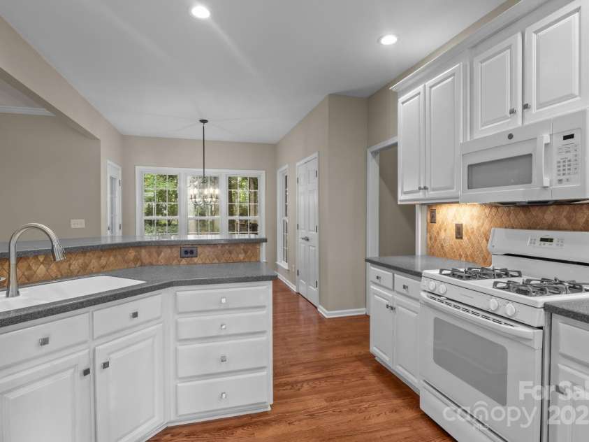 16923 Laureate Road, Huntersville, NC 28078.  MLS# CAR4286306, YatesRealty ID 33940. 