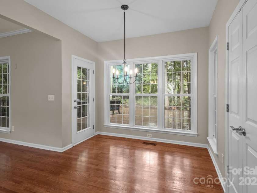 16923 Laureate Road, Huntersville, NC 28078.  MLS# CAR4286306, YatesRealty ID 33940. Breakfast room