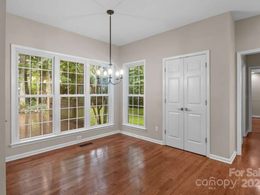 16923 Laureate Road, Huntersville, NC 28078.  MLS# CAR4286306, YatesRealty ID 33940. Breakfast room