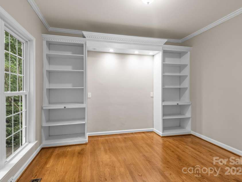 16923 Laureate Road, Huntersville, NC 28078.  MLS# CAR4286306, YatesRealty ID 33940. First floor bedroom with closet