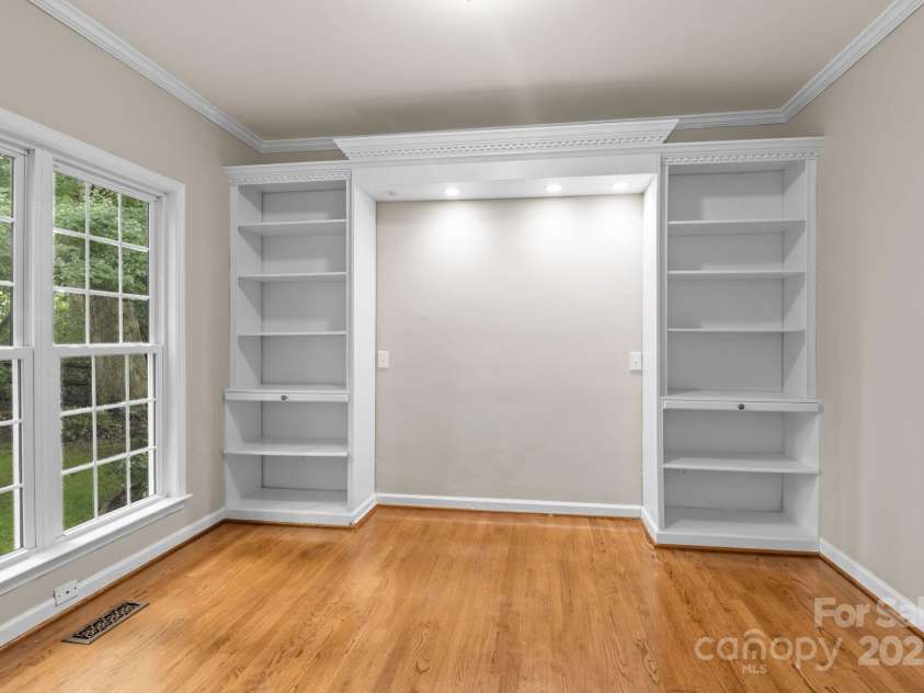 16923 Laureate Road, Huntersville, NC 28078.  MLS# CAR4286306, YatesRealty ID 33940. First floor bedroom with closet