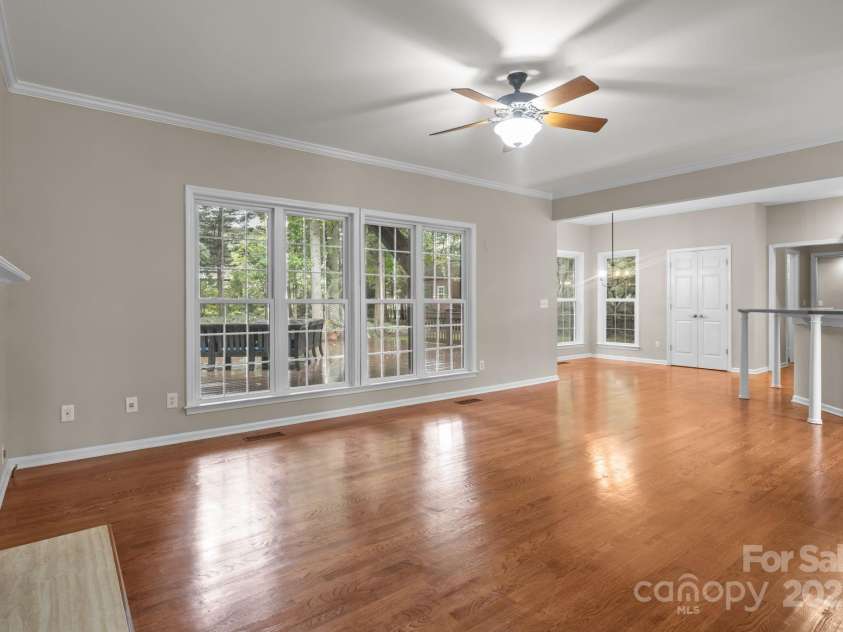 16923 Laureate Road, Huntersville, NC 28078.  MLS# CAR4286306, YatesRealty ID 33940. Great room