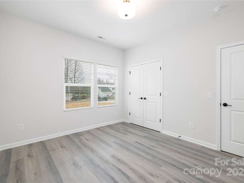 250 Greenway Drive, Salisbury, NC 28144.  MLS# CAR4290380, YatesRealty ID 33941. 