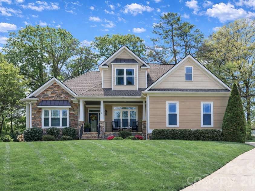 909 Argyle Court, Statesville, NC 28677.  MLS# CAR4374893, YatesRealty ID 33941. 