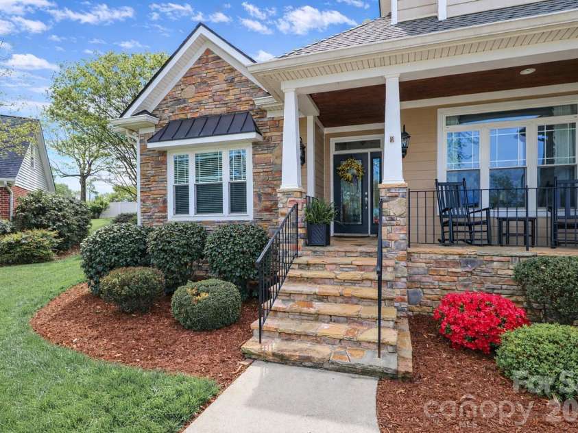 909 Argyle Court, Statesville, NC 28677.  MLS# CAR4374893, YatesRealty ID 33941. 