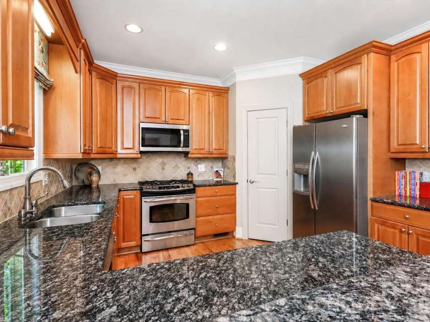 909 Argyle Court, Statesville, NC 28677.  MLS# CAR4374893, YatesRealty ID 33941. 