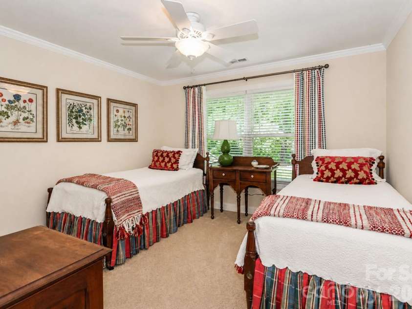 909 Argyle Court, Statesville, NC 28677.  MLS# CAR4374893, YatesRealty ID 33941. 