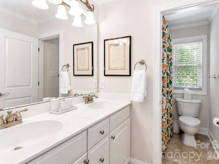 909 Argyle Court, Statesville, NC 28677.  MLS# CAR4374893, YatesRealty ID 33941. 