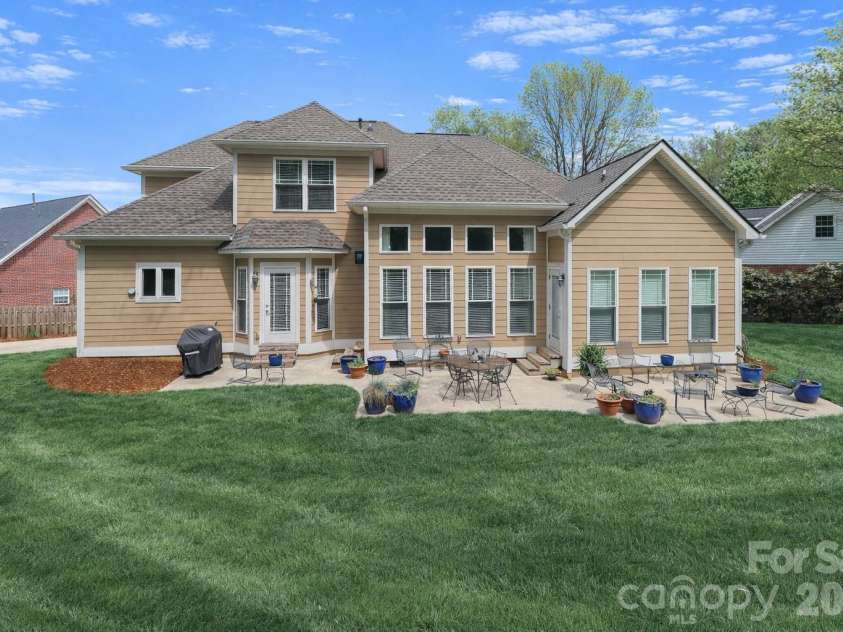 909 Argyle Court, Statesville, NC 28677.  MLS# CAR4374893, YatesRealty ID 33941. 