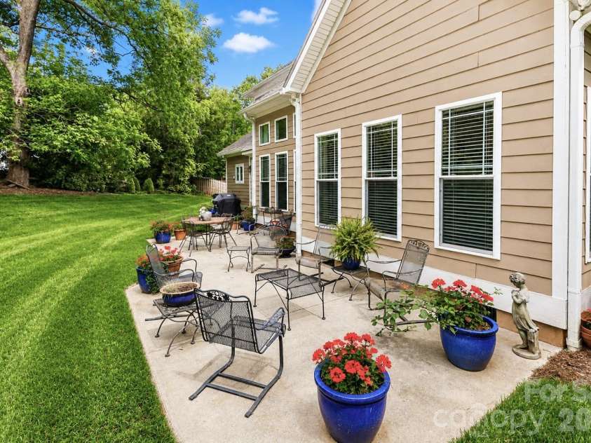 909 Argyle Court, Statesville, NC 28677.  MLS# CAR4374893, YatesRealty ID 33941. 