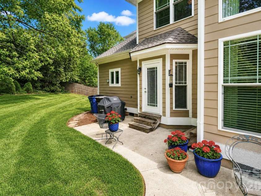 909 Argyle Court, Statesville, NC 28677.  MLS# CAR4374893, YatesRealty ID 33941. 
