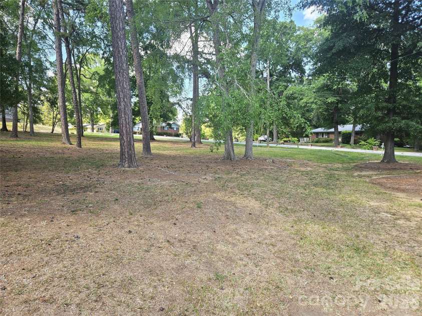 557 Goldmoor Drive, Concord, NC 28025.  MLS# CAR4385029, YatesRealty ID 33942. 