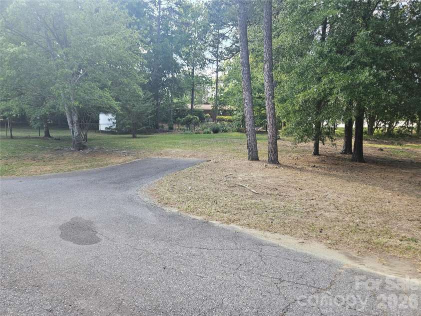 557 Goldmoor Drive, Concord, NC 28025.  MLS# CAR4385029, YatesRealty ID 33942. 