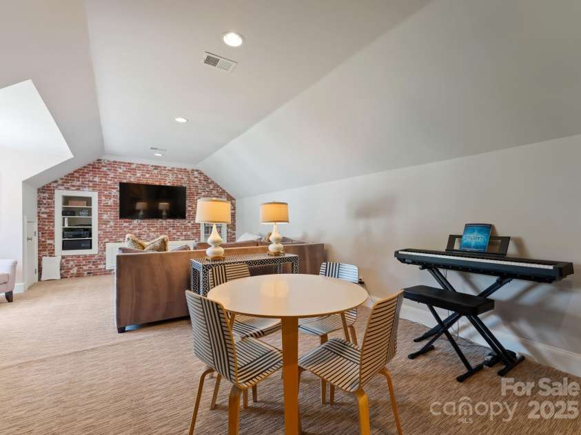 124 Lightship Drive, Mooresville, NC 28117.  MLS# CAR4288998, YatesRealty ID 33943. 