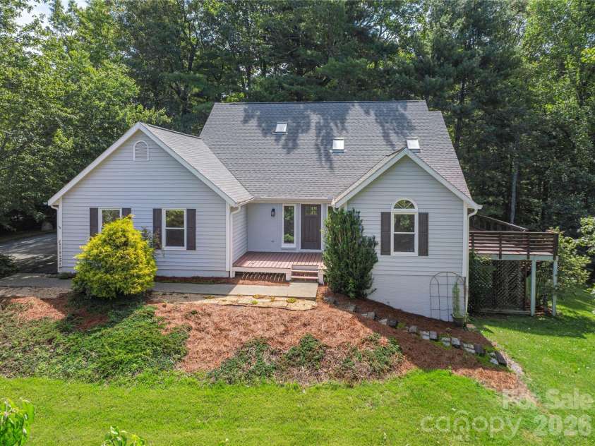 23 Moriah Lane, Asheville, NC 28803.  MLS# CAR4396349, YatesRealty ID 33943. 