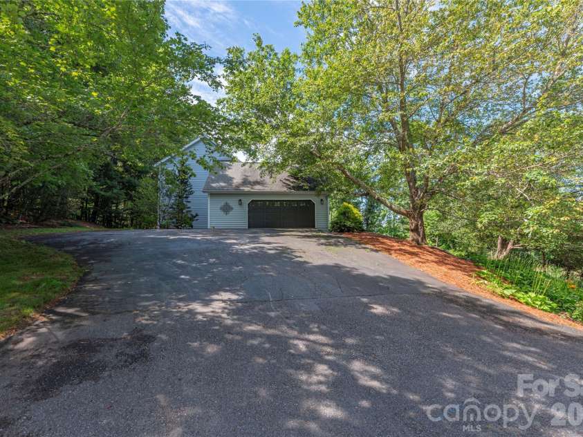 23 Moriah Lane, Asheville, NC 28803.  MLS# CAR4396349, YatesRealty ID 33943. 
