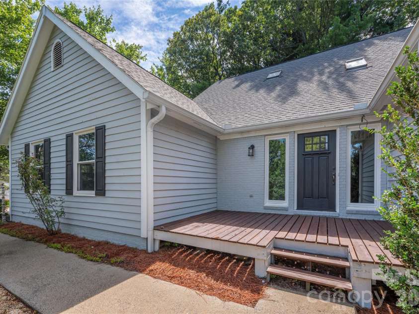 23 Moriah Lane, Asheville, NC 28803.  MLS# CAR4396349, YatesRealty ID 33943. 