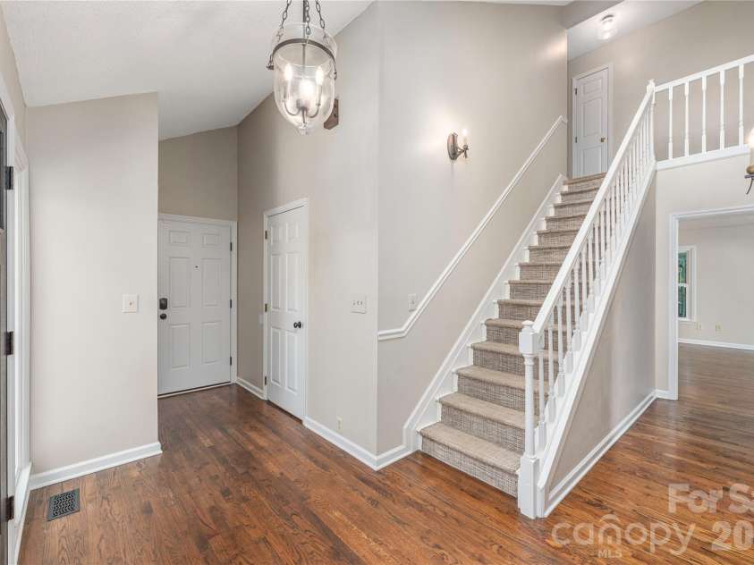 23 Moriah Lane, Asheville, NC 28803.  MLS# CAR4396349, YatesRealty ID 33943. 