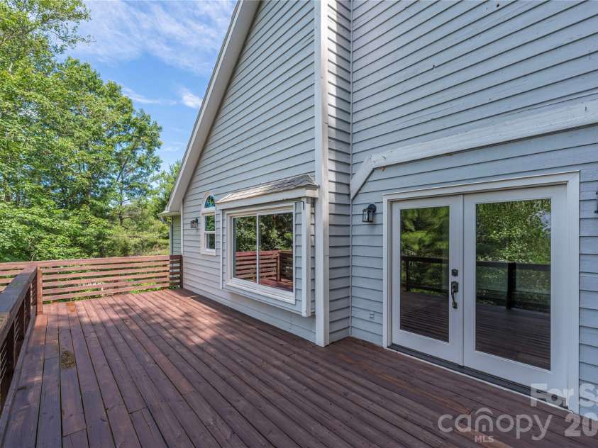 23 Moriah Lane, Asheville, NC 28803.  MLS# CAR4396349, YatesRealty ID 33943. 