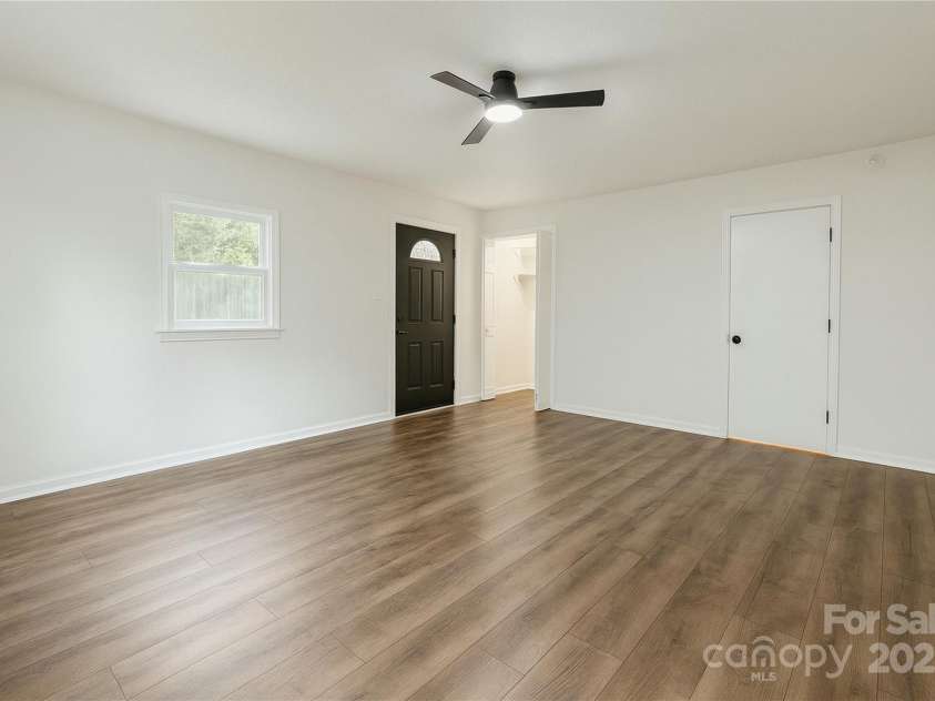 143 Harvest Drive, Kings Mountain, NC 28086.  MLS# CAR4280680, YatesRealty ID 33944. 