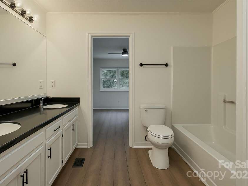 143 Harvest Drive, Kings Mountain, NC 28086.  MLS# CAR4280680, YatesRealty ID 33944. 