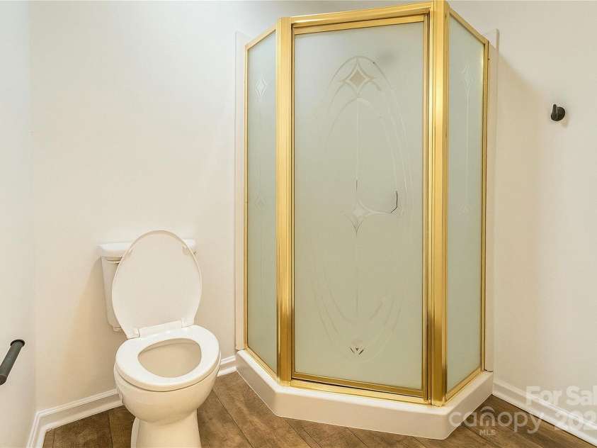 143 Harvest Drive, Kings Mountain, NC 28086.  MLS# CAR4280680, YatesRealty ID 33944. 