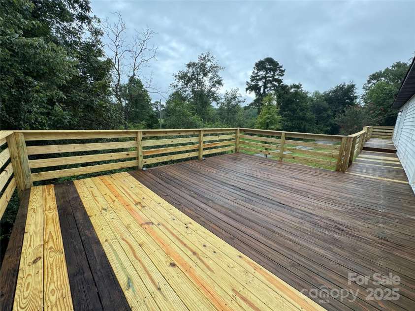 143 Harvest Drive, Kings Mountain, NC 28086.  MLS# CAR4280680, YatesRealty ID 33944. 