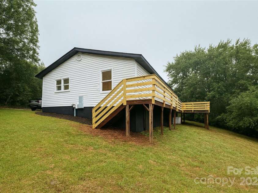 143 Harvest Drive, Kings Mountain, NC 28086.  MLS# CAR4280680, YatesRealty ID 33944. 