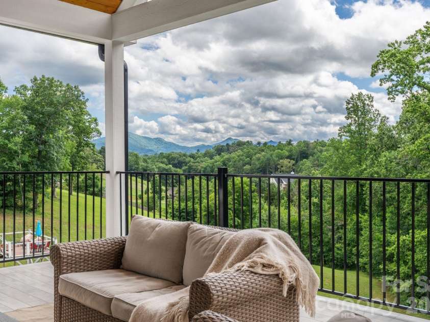 7 Temujin Drive, Leicester, NC 28748.  MLS# CAR4397809, YatesRealty ID 33945. Mountain Views